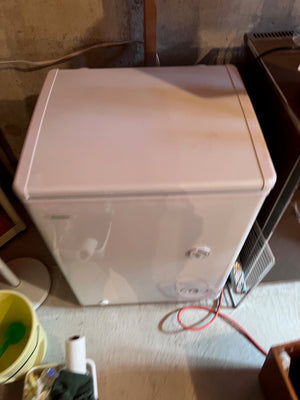 Danby 3.6 cu.ft Chest Freezer- DCF401W