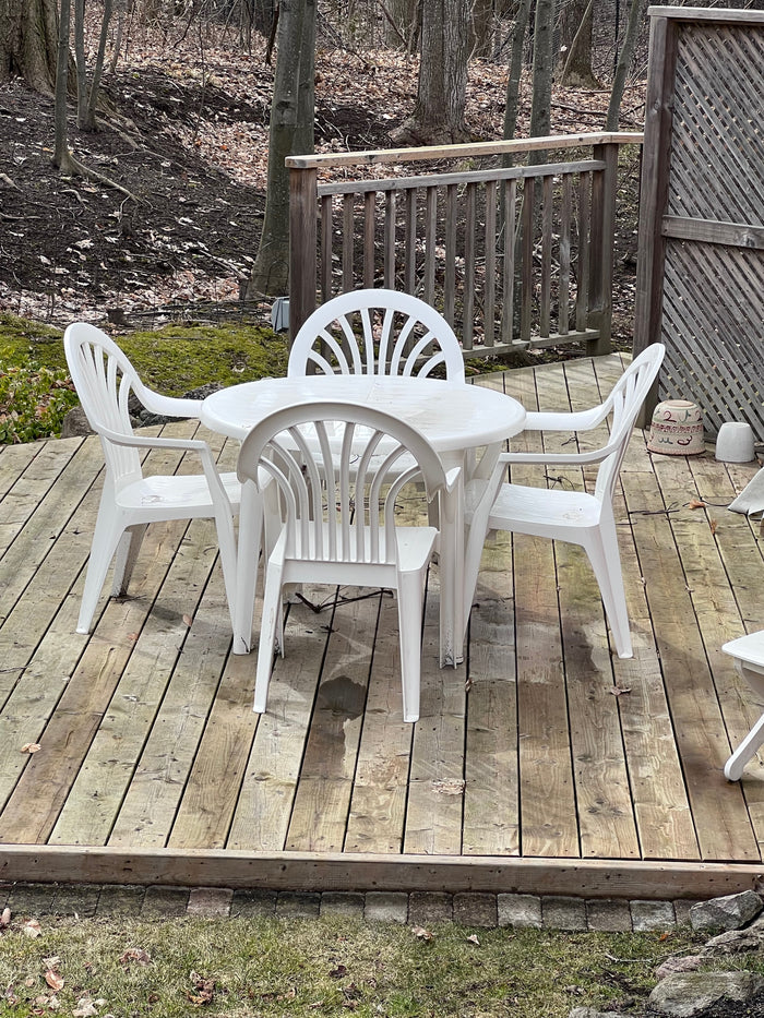 Outdoor Plastic Table + 4 Chairs