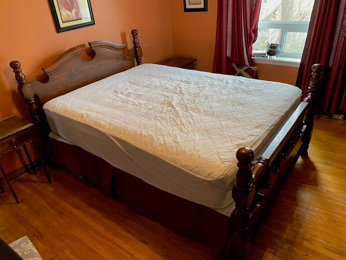 "Palliser" Queen Poster Bed