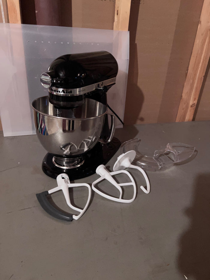 KitchenAid KSM150PSOB Artisan Series 5-Qt. Stand Mixer with Pouring Shield - Onyx Black