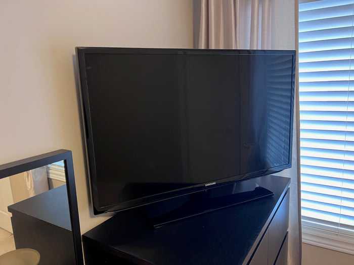 Samsung UN37EH5000F 37" LED HDTV