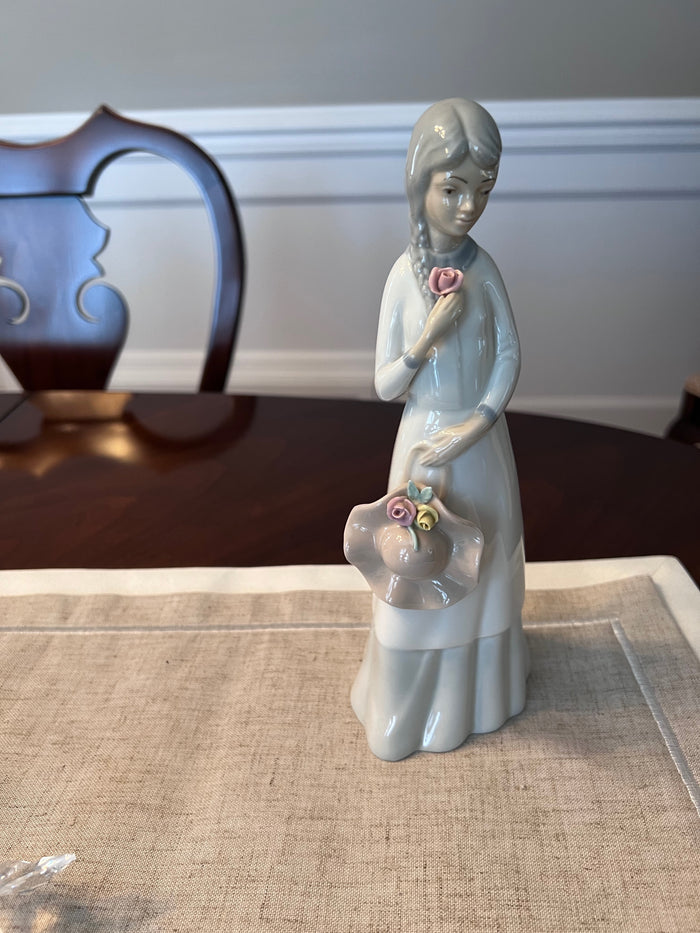 Vintage Porcelanas Miquel Requena Valencia Figurine