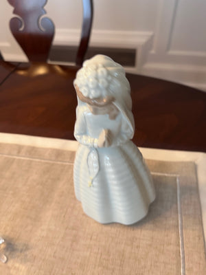 Nao Lladro "Girl Praying" First Communion Porcelain Figurine