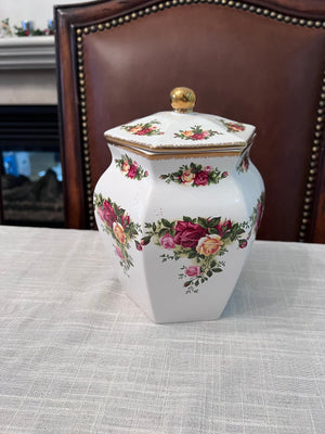 Royal Albert Old Country Roses Biscuit Jar