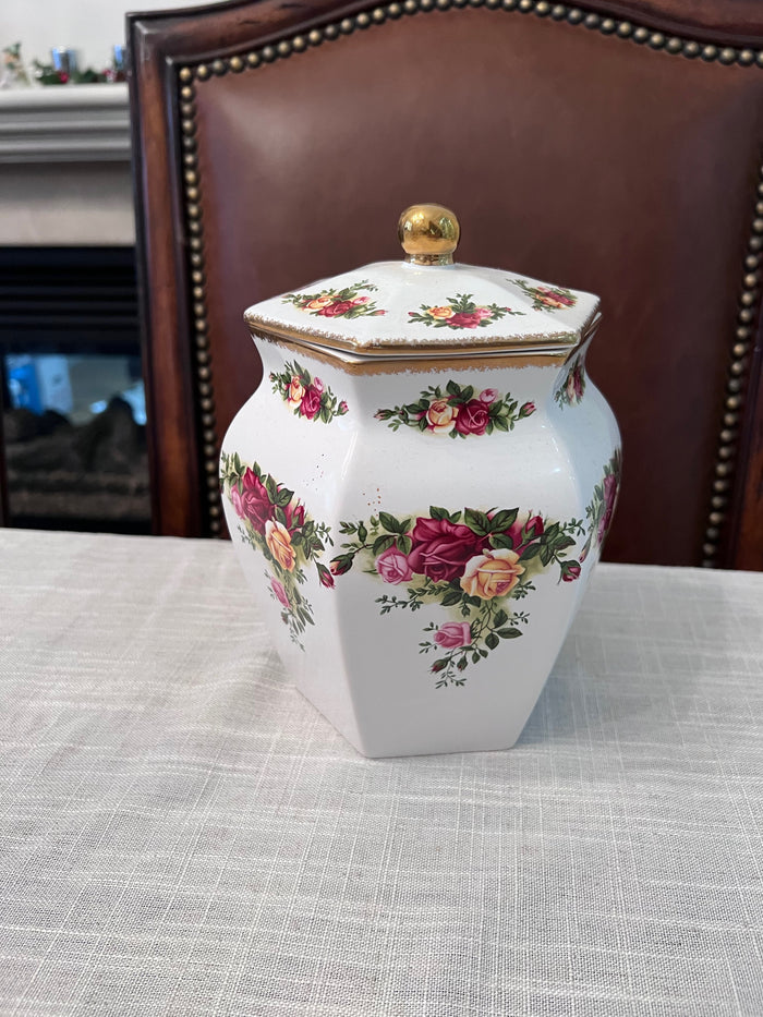 Royal Albert Old Country Roses Biscuit Jar