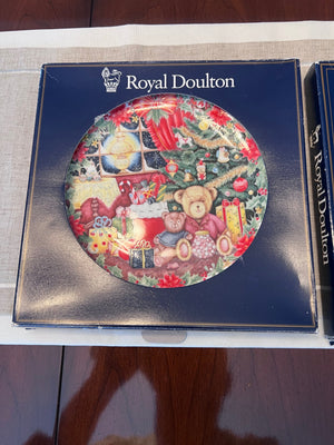 2 Royal Doulton Christmas Collector Plates (Original Boxes)