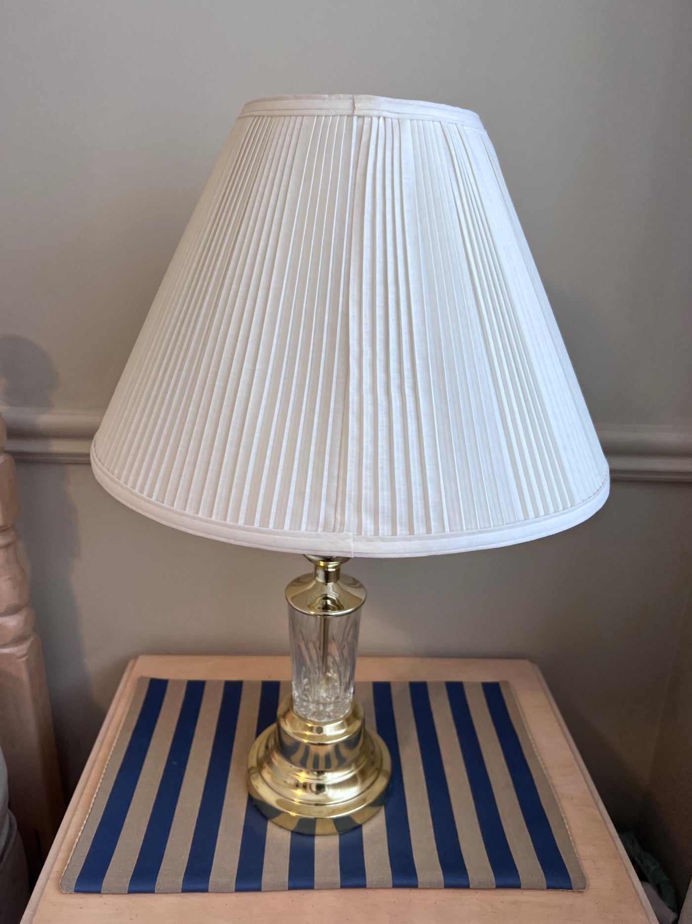 VINTAGE LAUSITZER GLAS 24% LEAD OXIDE CRYSTAL HAND CUT TABLE LAMP – Sell My  Stuff Canada - Canada's Content and Estate Sale Specialists