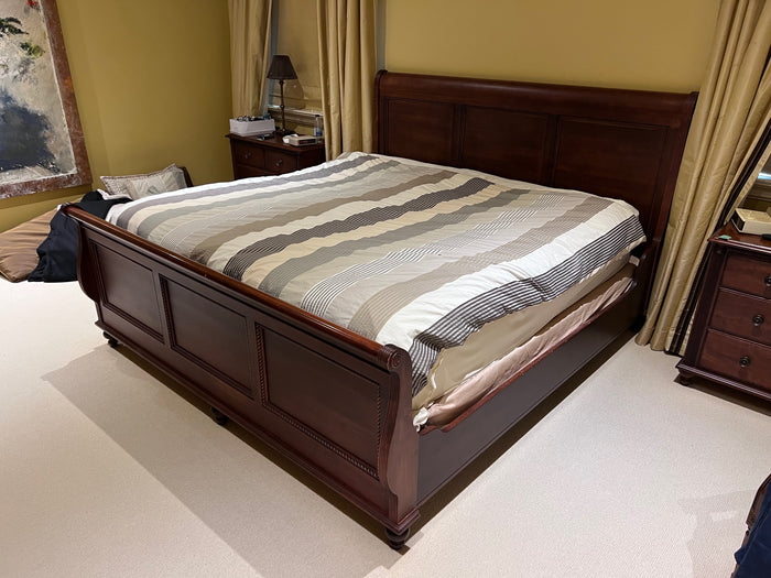 Durham Furniture Saville Row King Sleigh Bed