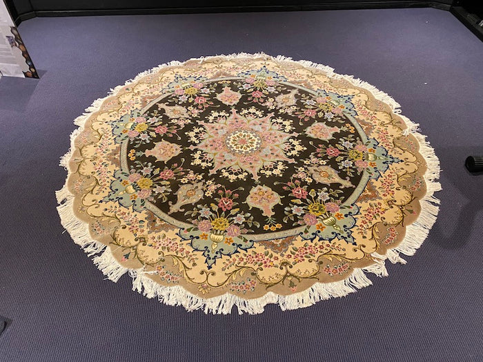 Floral Patterned Round Persian Rug
