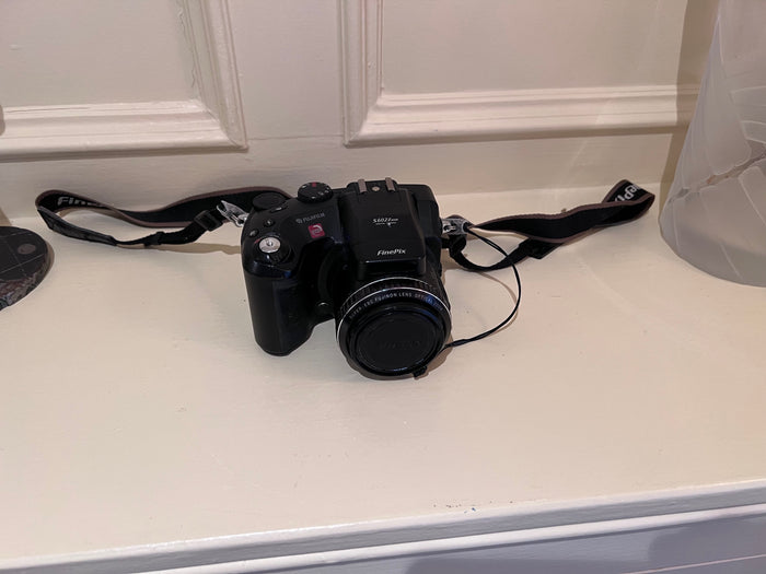 Fujifilm FinePix S602 Zoom Camera