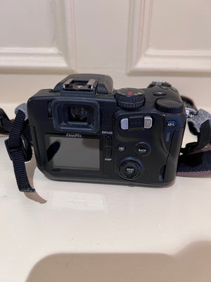 Fujifilm FinePix S602 Zoom Camera