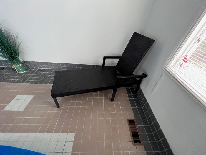 Outdoor Lounge Chair, no cushion