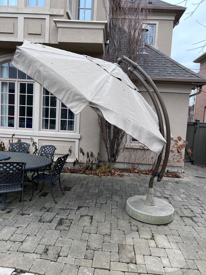 Easy Sun Parasol Cantilever Umbrella by Sun Garden (Retail $3000)