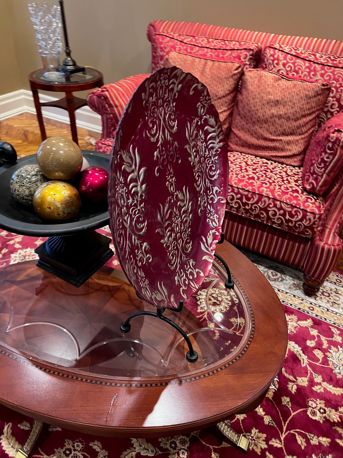 Red Decorative Plate on Stand Sell My Stuff Canada Canada's Content