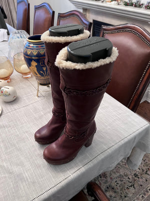 Women's UGG Savanna Shearling Lined Leather Boots- Size 8