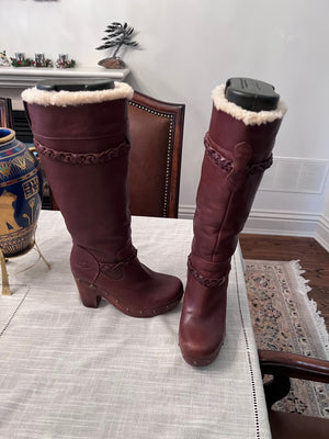 Women's UGG Savanna Shearling Lined Leather Boots- Size 8
