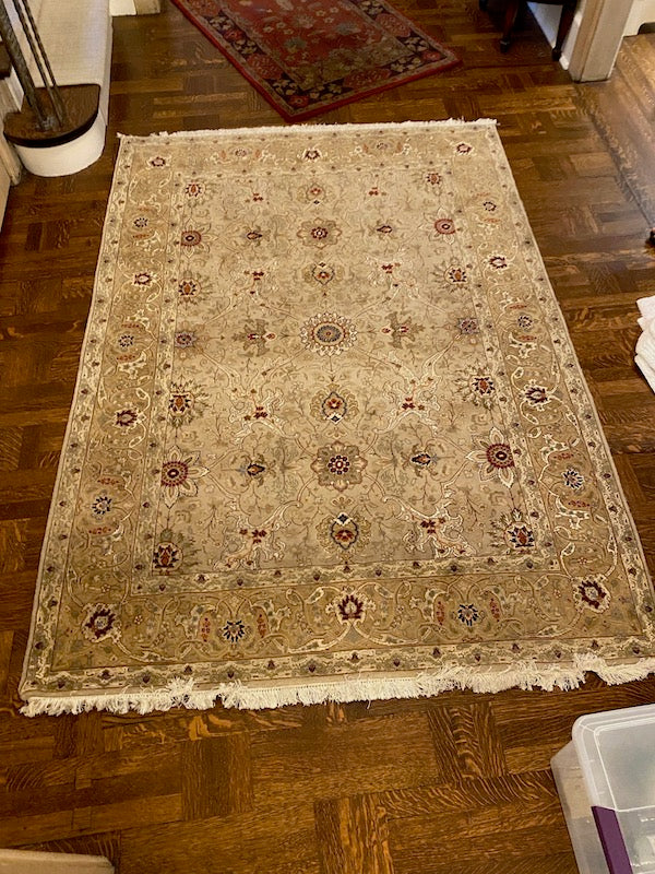 W Studio 100% Wool Rug- 7.6ft x 5.2ft