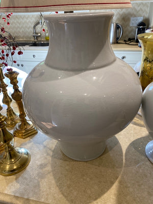 2 Global Views Williamsburg Vases