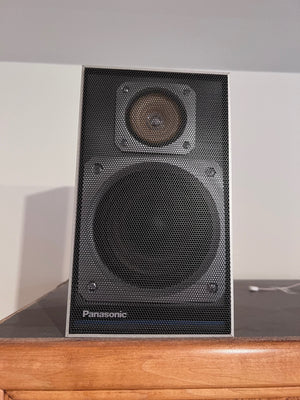 2 Panasonic Model No. SB-035 Speakers