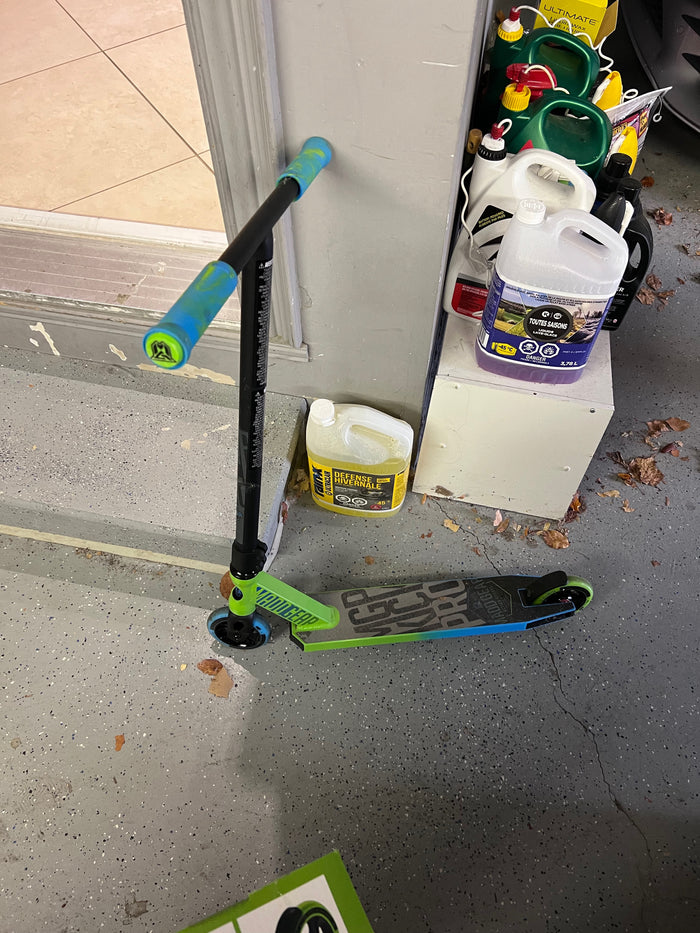 Madd Gear Kick Pro Stunt Scooter (Retail $200)