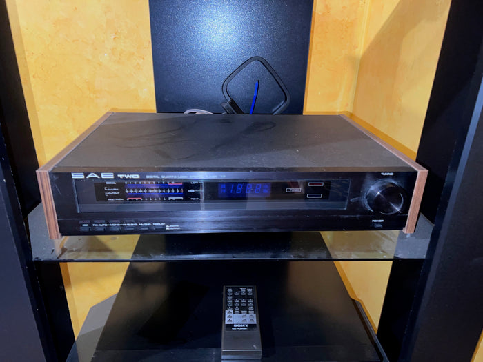 SAE Two Digital Quartz-Lock Stereo Tuner T7