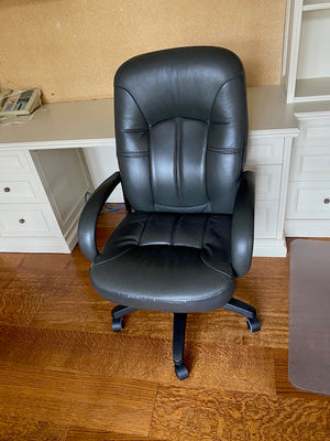 Black Leather Swivel Office Chair