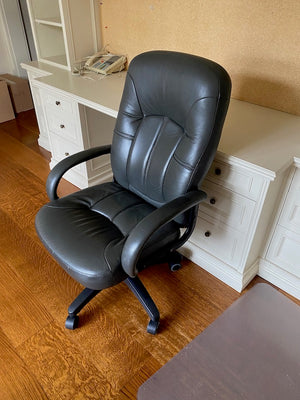 Black Leather Swivel Office Chair