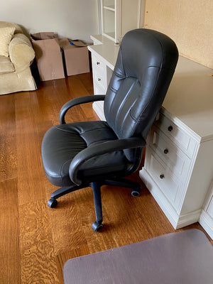 Black Leather Swivel Office Chair