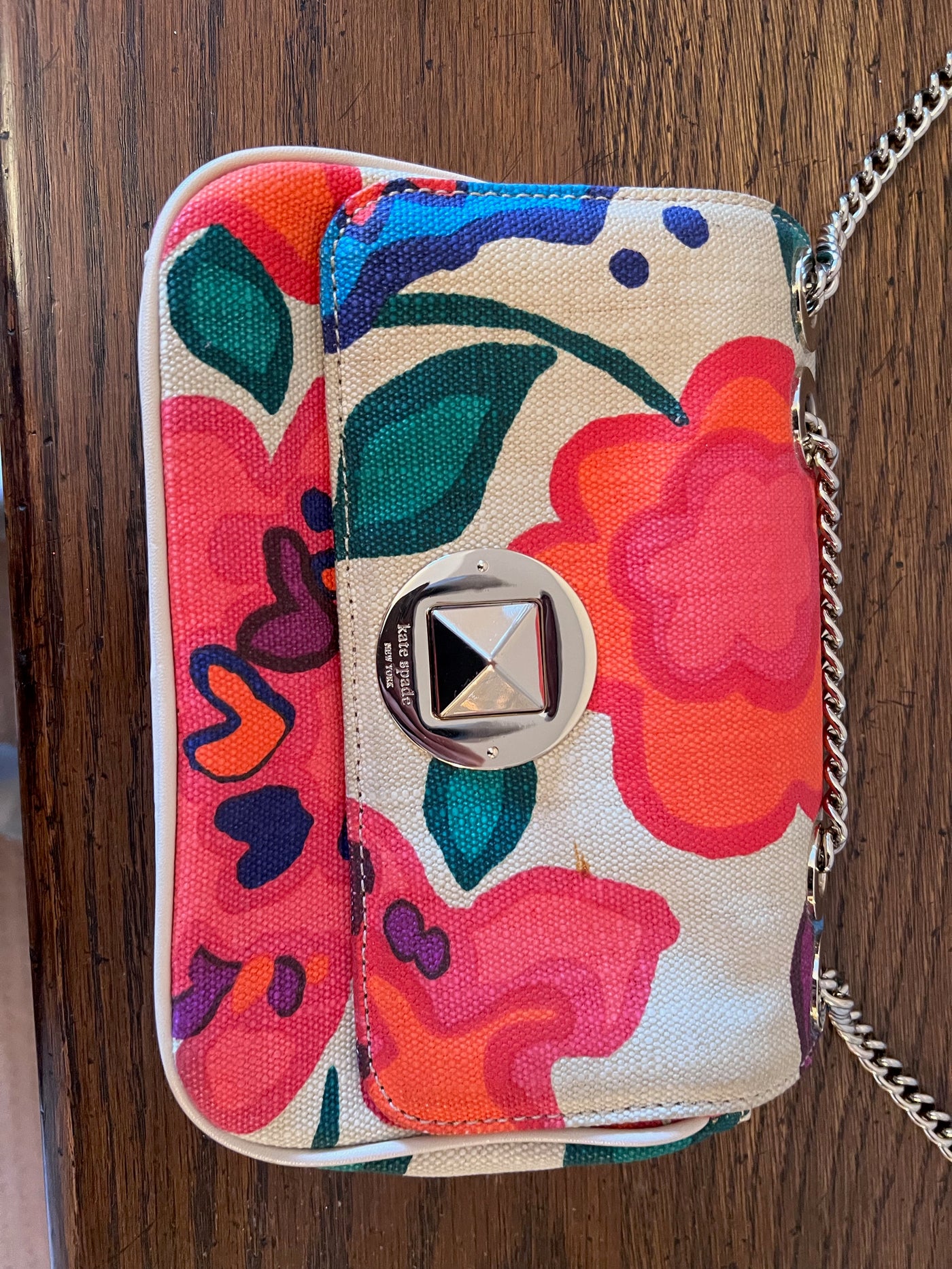 Kate Spade New York- Canvas Floral Crossbody Bag – Sell My Stuff Canada -  Canada's Content and Estate Sale Specialists