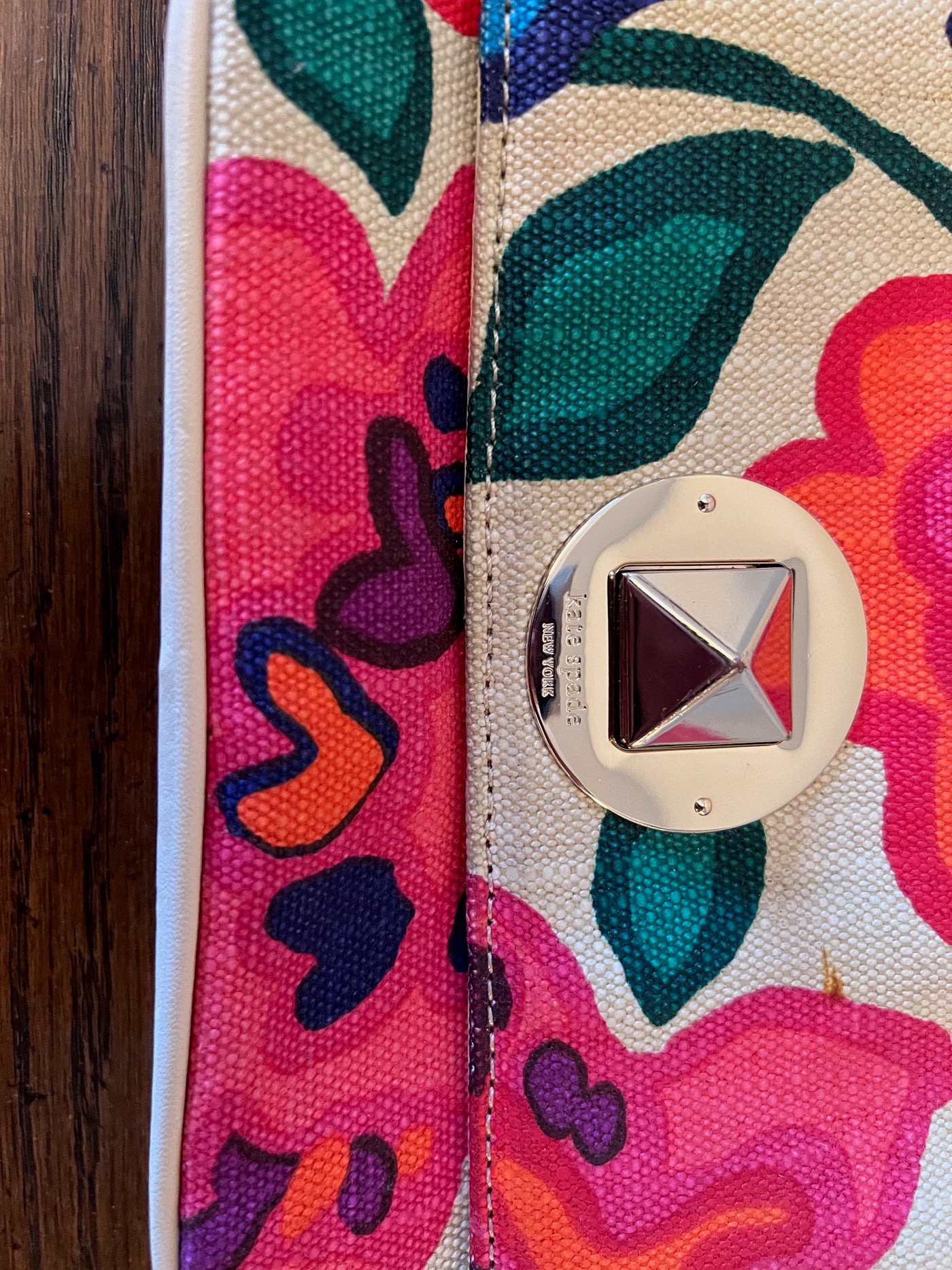 Kate Spade New York- Canvas Floral Crossbody Bag – Sell My Stuff Canada -  Canada's Content and Estate Sale Specialists