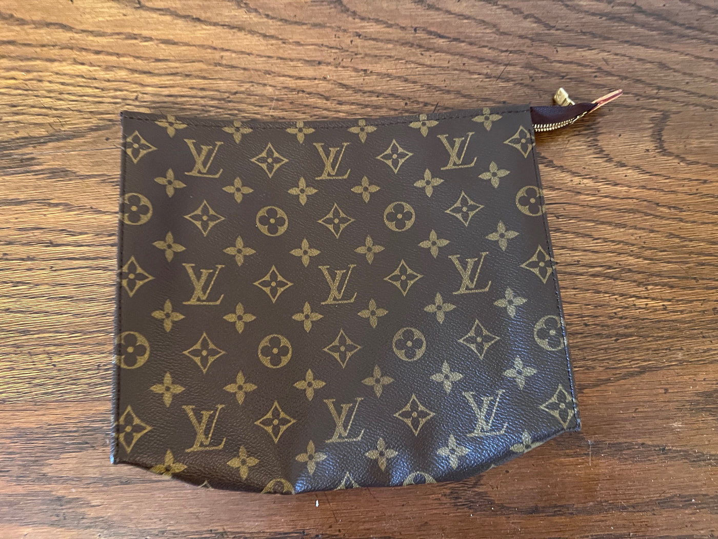 Louis Vuitton Small Makeup Bag – The Stock Room NJ