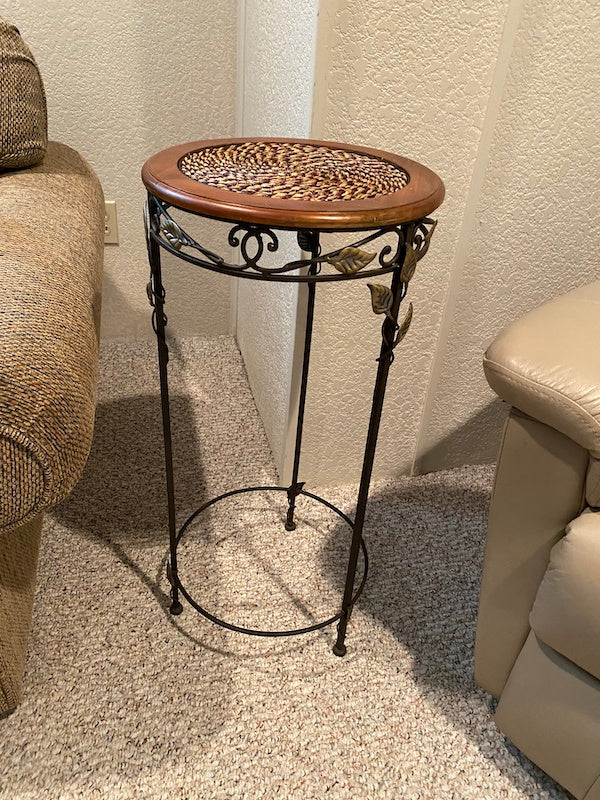 Round Pedestal Stand