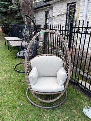 1-Person Braided Woven Patio Egg Swing