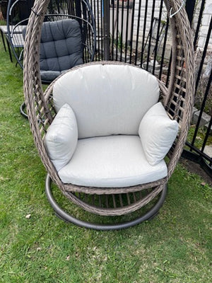 1-Person Braided Woven Patio Egg Swing