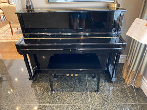 "Young Chang" U-116 Black Upright Piano