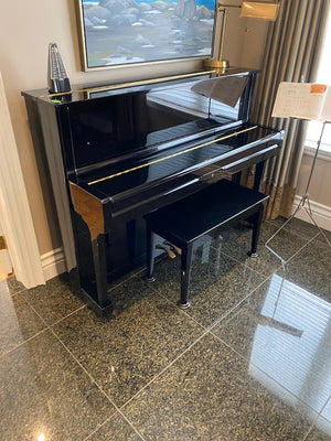 "Young Chang" U-116 Black Upright Piano