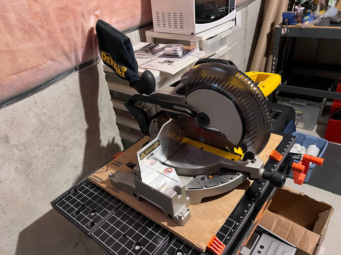 DeWalt DW703 10" Compound Miter Saw