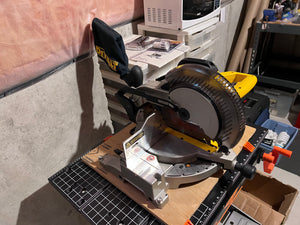 DeWalt DW703 10" Compound Miter Saw