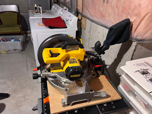DeWalt DW703 10" Compound Miter Saw