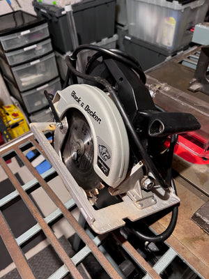 BLACK & DECKER PROFESSIONAL SAWCAT 3030 13 AMP 7 1/4" CIRCULAR SAW