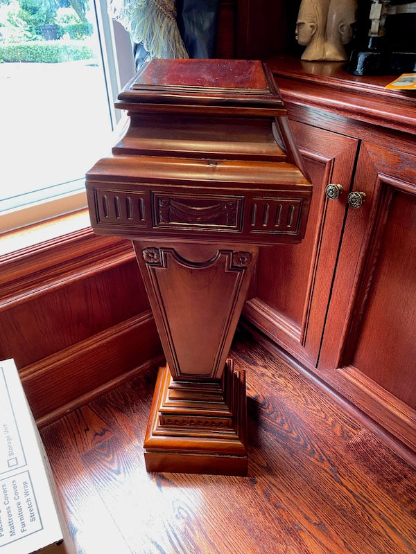Pedestal Stand, Removable Top