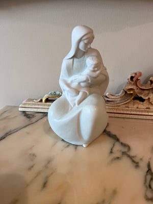 Lladro Figurine 8587