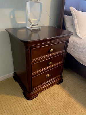 "Mobilier Furniture" Nightstand # 1
