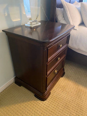 "Mobilier Furniture" Nightstand # 1