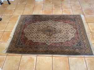 100% Wool Persian Rug- 6ft x 4ft