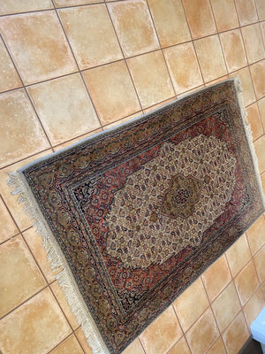 100% Wool Persian Rug- 6ft x 4ft