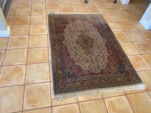 100% Wool Persian Rug- 6ft x 4ft