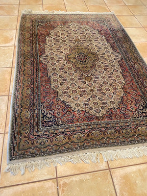 100% Wool Persian Rug- 6ft x 4ft