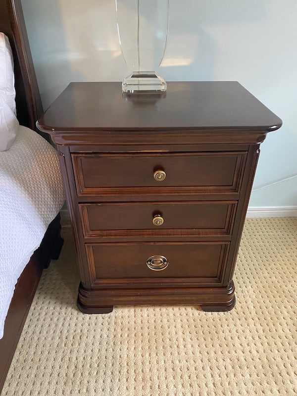 "Mobilier Furniture" Nightstand # 2