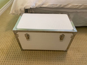 2 White Nesting Trunks
